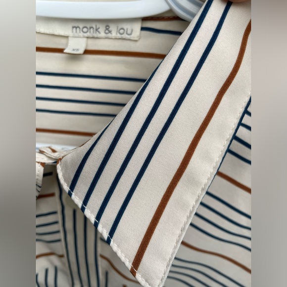 NWOT Monk and Lou blouse - Picture 5 of 6